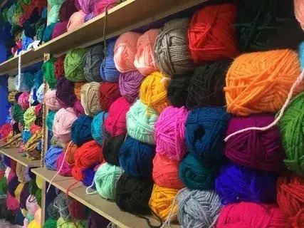 تصویر 4 از نخ اکریلیک گلیم مقاوم با بافت نرم و زیبا